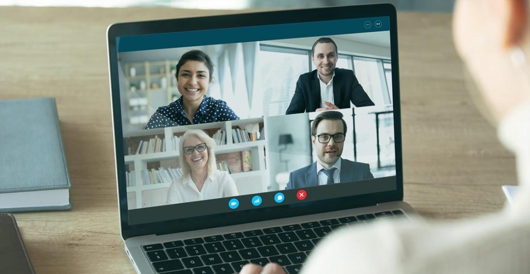 Modernes Arbeitsumfeld für digitale Strategieentwicklung